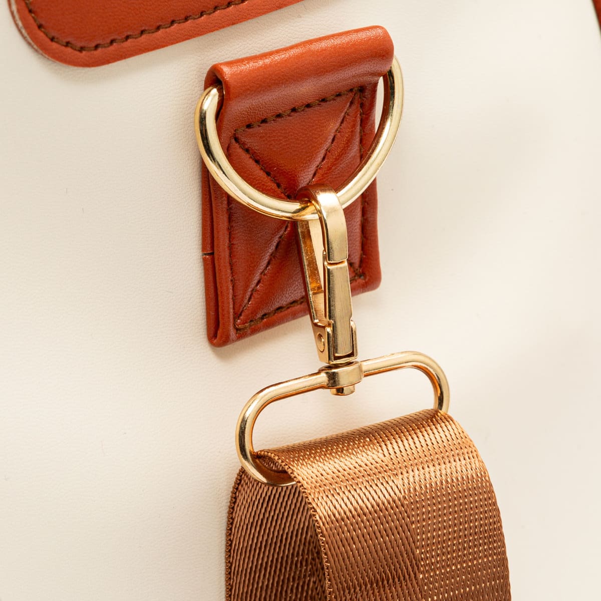 Luhxe Travel Bag 2.0 (International Women's Day)