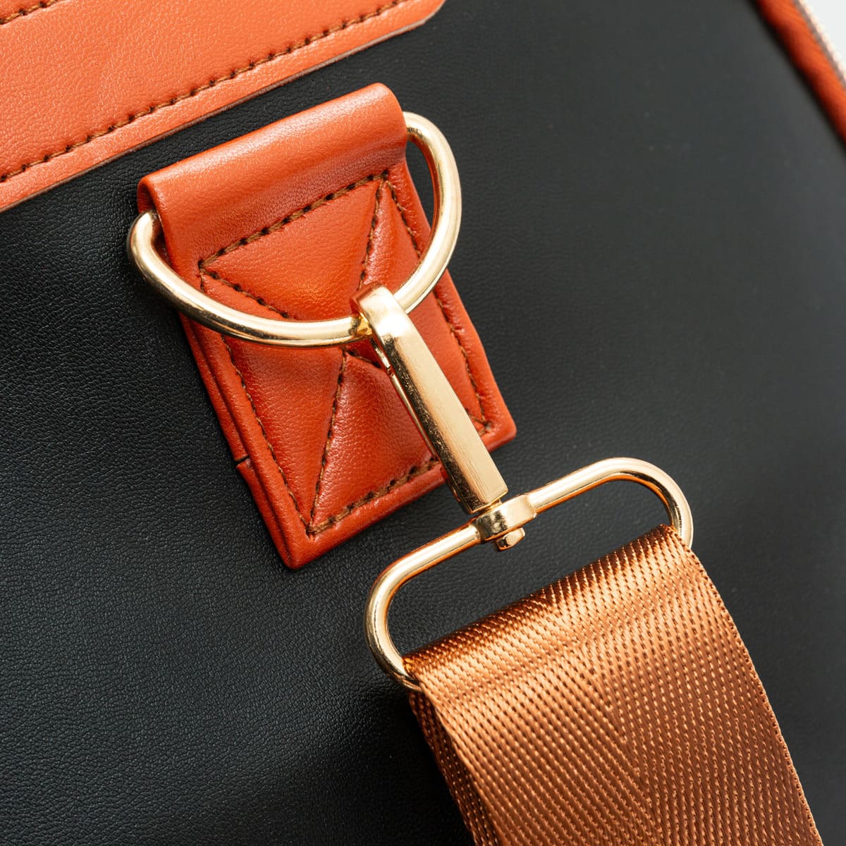 Luhxe Travel Bag 2.0 (International Women's Day)